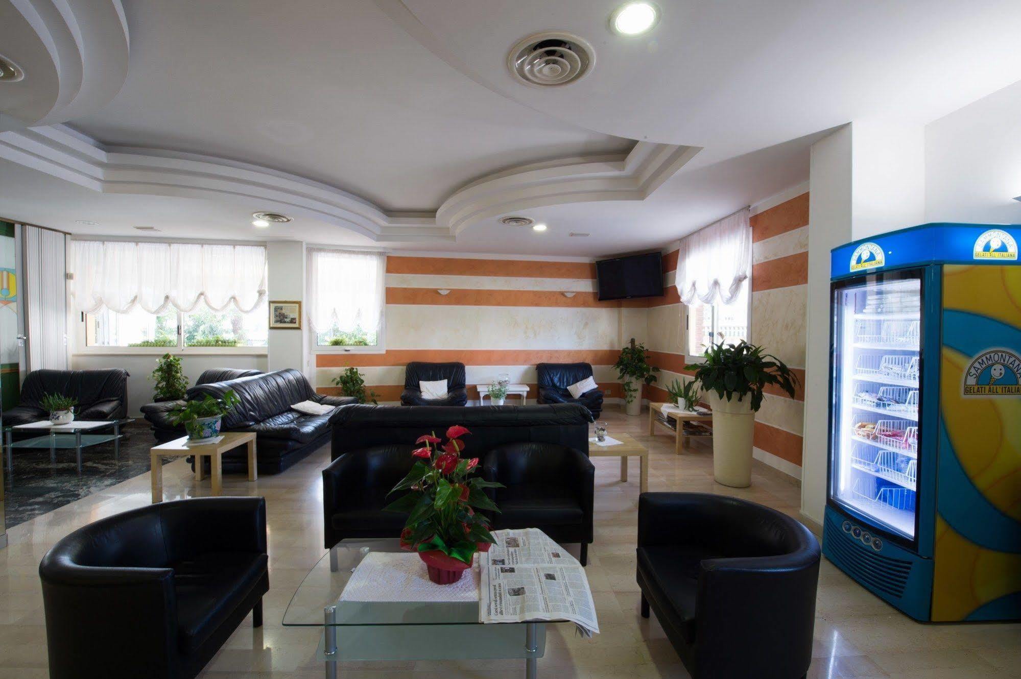 Hotel Venezuela Лідо-ді-Єзоло Екстер'єр фото